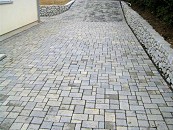 Pflasterarbeiten / Wegebau - Garageneinfahrt Lausitzer Rustikal